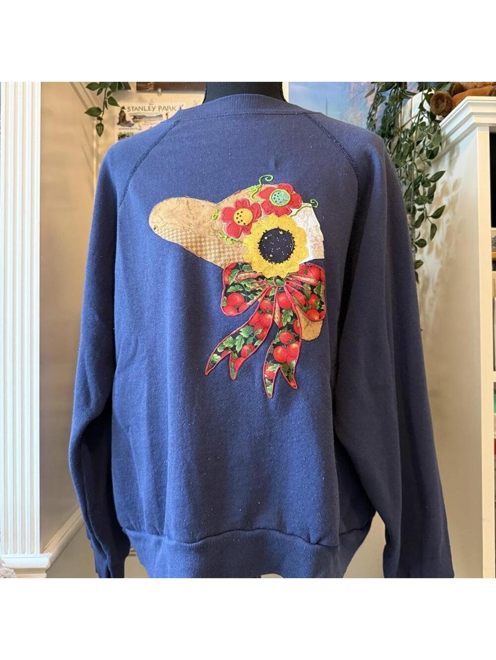 Vintage 90s Tultex Navy Floral Applique Crewneck Sweatshirt XL